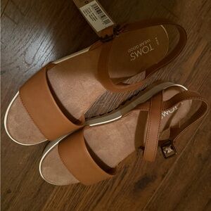 Toms Tan Sandals Minimalist Flat Design